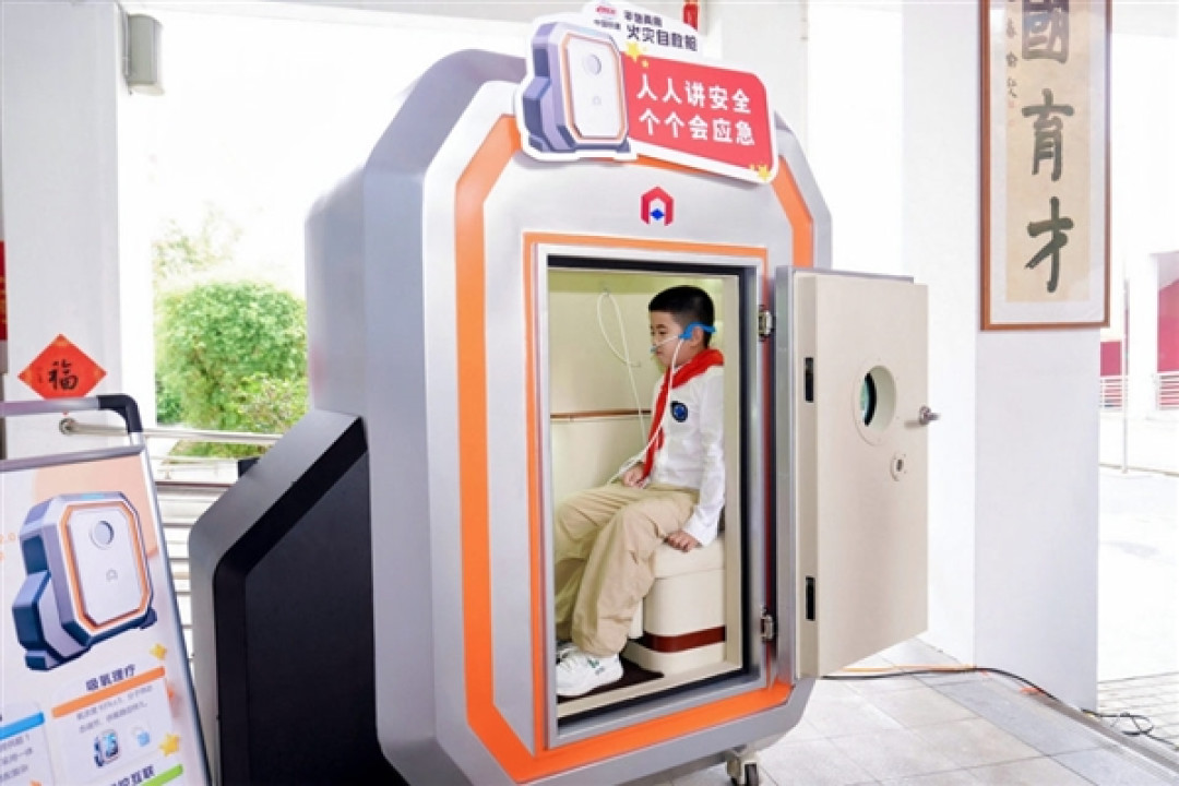 1100℃燃烧都不怕!家用应急安全舱亮相:能抗9级地震
