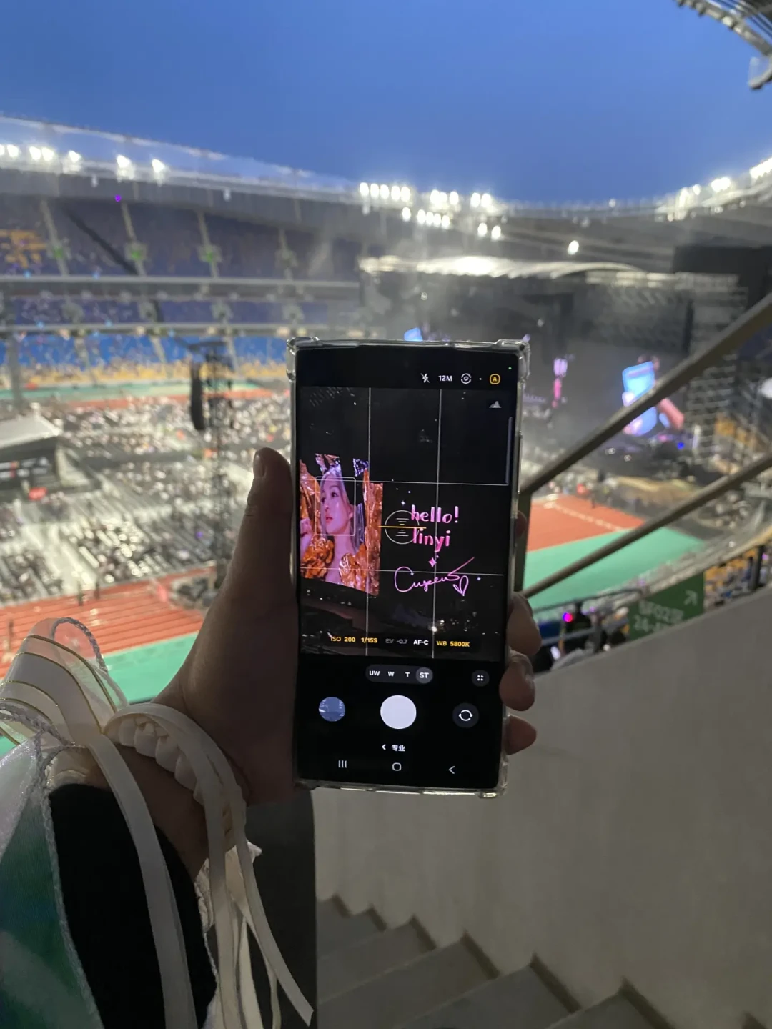 国庆演唱会季,租三星拍本命还是直接买?S23U一天20块vs S26U七千八,「专属直拍」刷屏但国行还没吃到——三笔账、四个坑、一张参数速查表