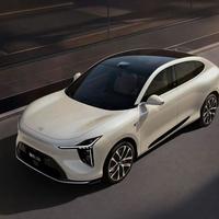 全新一代智己LS6"掀桌"上市：19.79万起、全线控全系标配，57分钟订单破1.1万，但增程没了、空悬挪到顶配——20万级家庭纯电买家，锁单前先算清版型、技术、信任三笔账