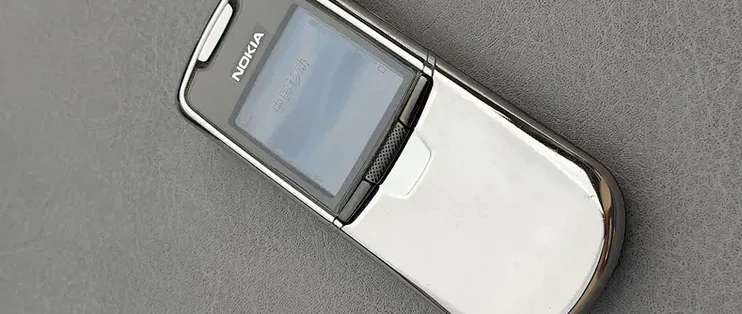 当年万元级的诺基亚8800，没想到现在二手还能卖这么高，情怀价值