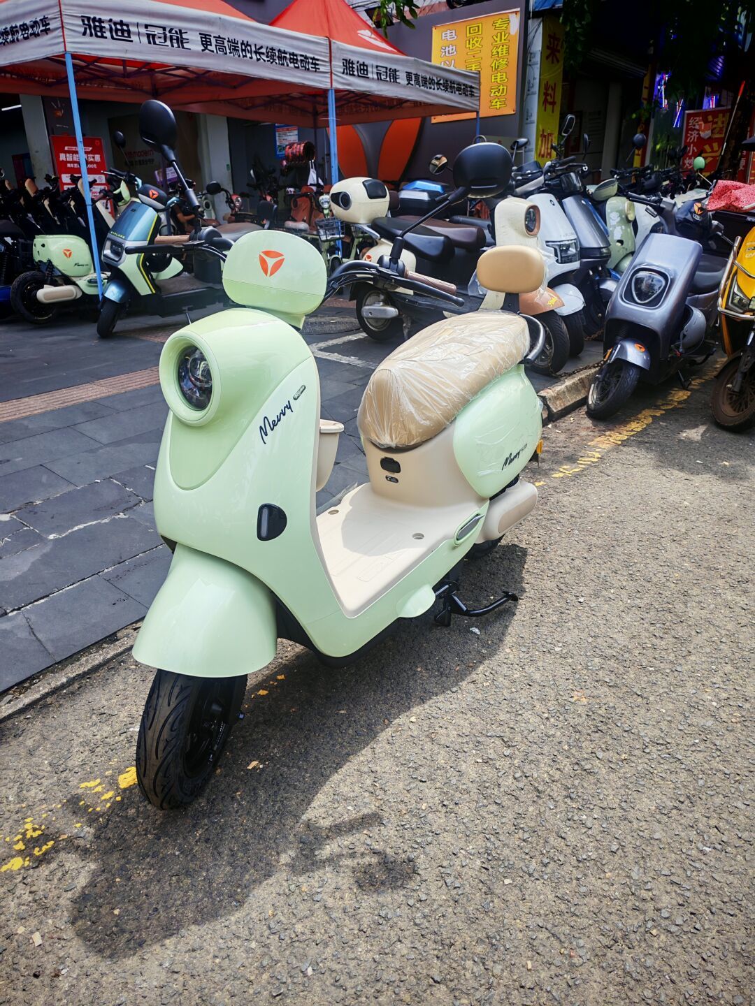 换购1399、直购1999、提车15天降600:翻完29条双节促销帖、两篇一财调查和几十条背刺评论,国庆买雅迪这笔账我算清了