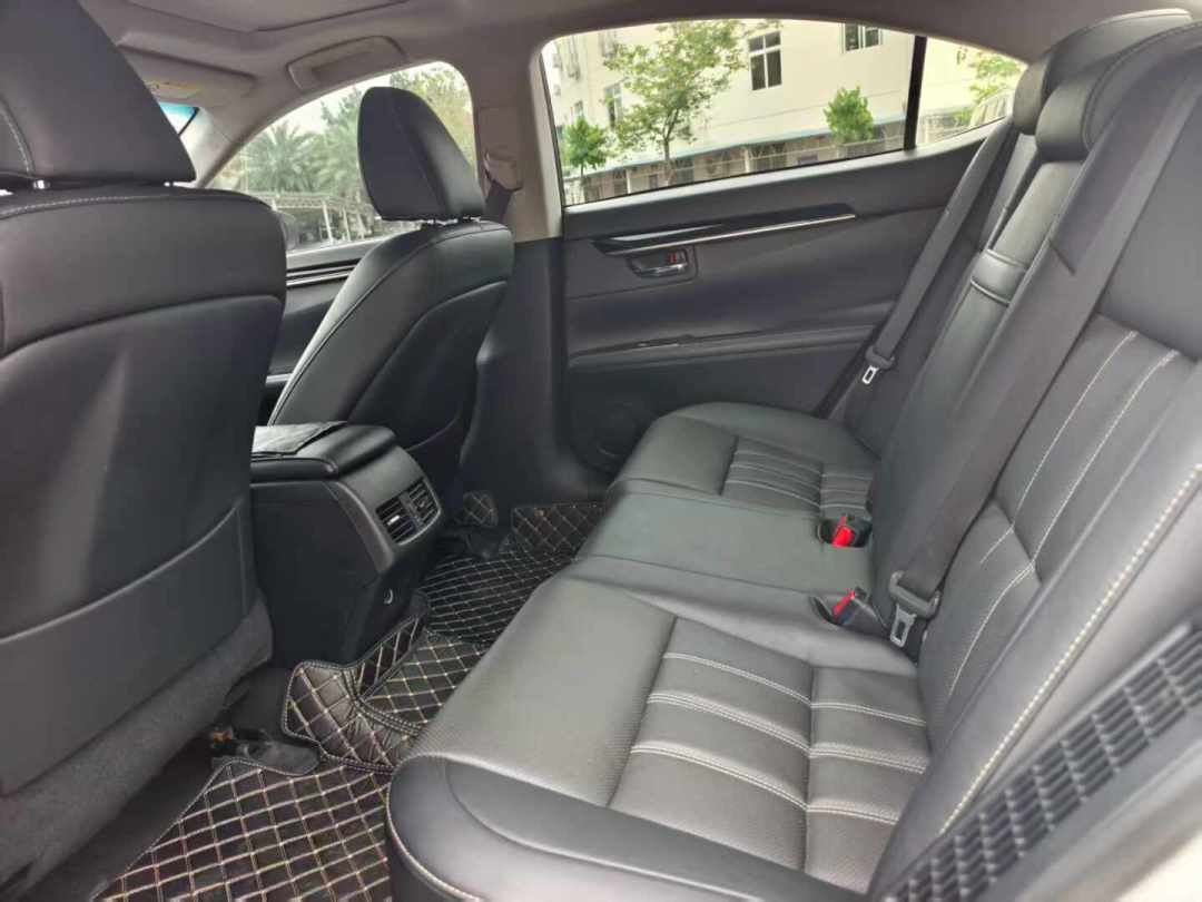 一年准新卖26.8万、十年老车8万块成交,同一周出现两个版本:二手雷车入手前,先把这三档价格带理清