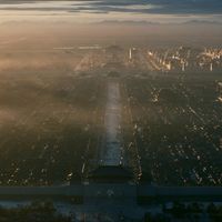 8个月上线43万部、AI占超九成：你的短剧信息流悄悄换血了，怎么追、怎么避坑、等什么