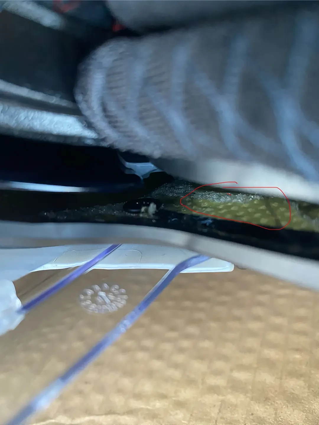 风道最多的拉力盔，为什么一半车主闷成热窖？出发前我把MX701的透气账翻了个底——结构、季节、批次三本账，只有一本该你退