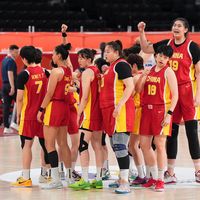 中国女篮89-63大胜蒙古内线双核合砍41分，杨舒予21分领衔四连胜剑指决赛