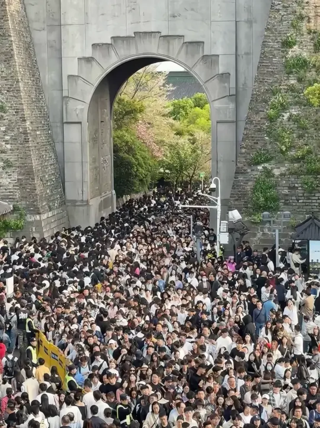 「旅行分手魔咒」的86%数据没人能溯源:请3休13的第一趟情侣长途出发前,先把出处、钱、出口三本账算清