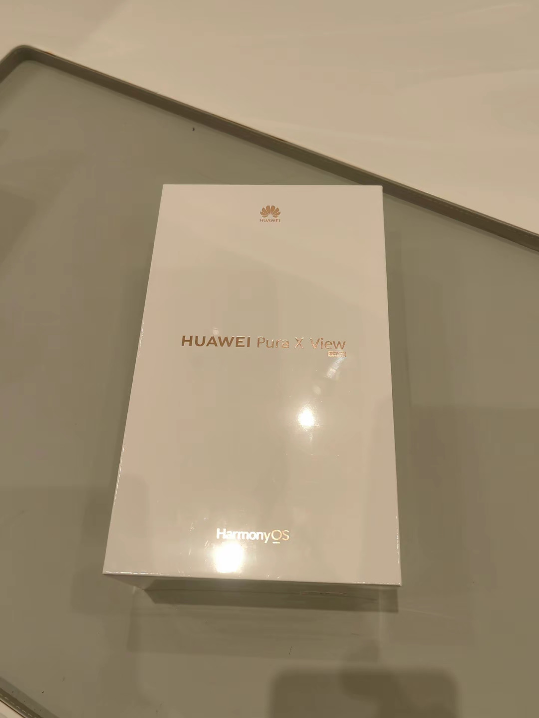 卖到断货的华为阔直板,“三成买家来自苹果”?首发两周真实口碑:“旦阔难回”是真的,这7个坑也是真的——四类人别冲错