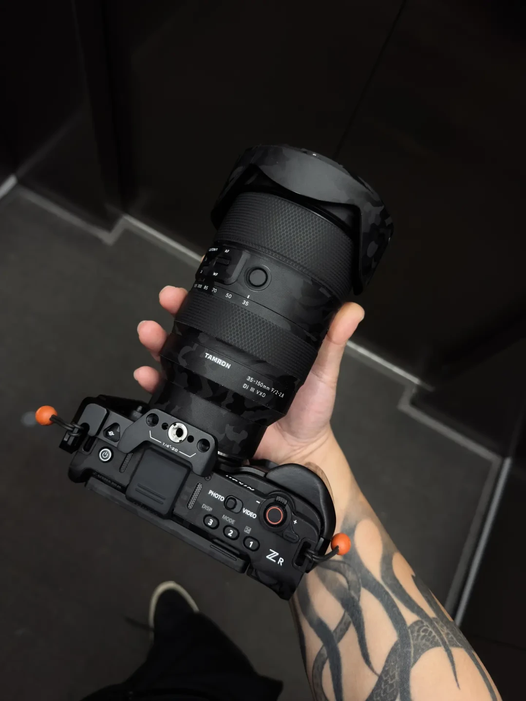 Z5II用户今早发帖问的,正是35-150最纠结的事:二手跌进8k档,重量、进灰、转接、替代四笔账算完再出手