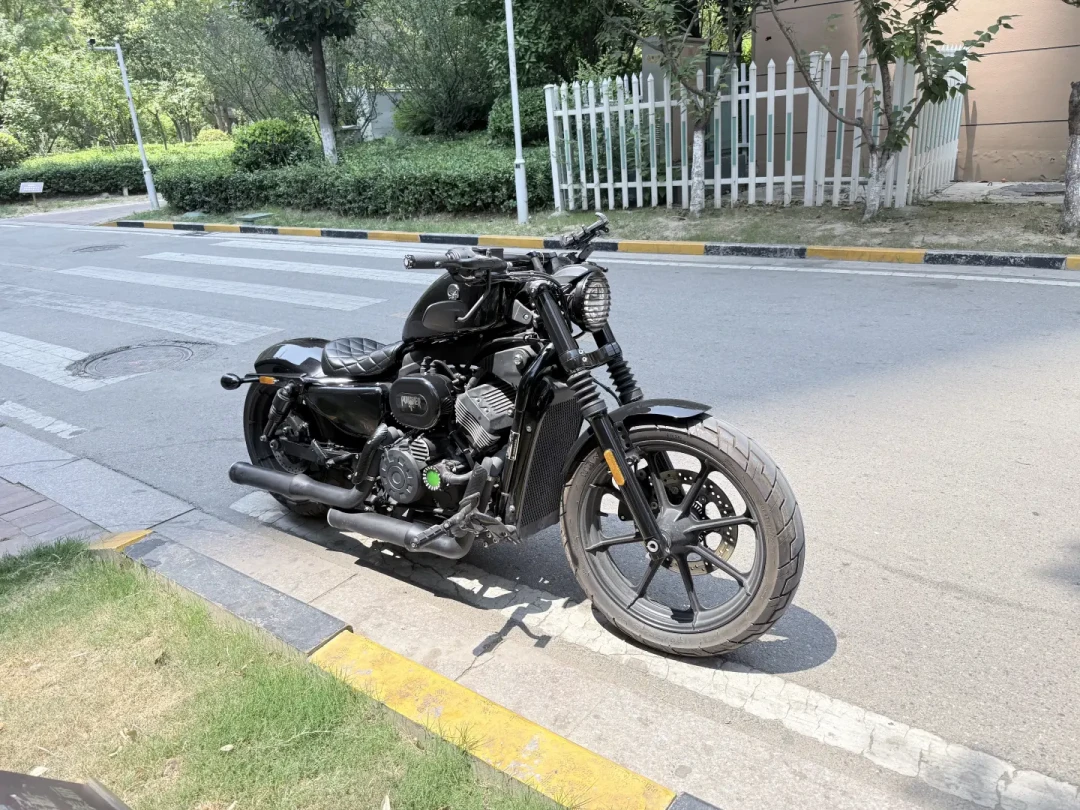 二手摩托踩踏开始了:车商收车只敢压两周、DR300两折出、Ninja400跌到1万出头——买新还是接二手,四本账我先替你算完
