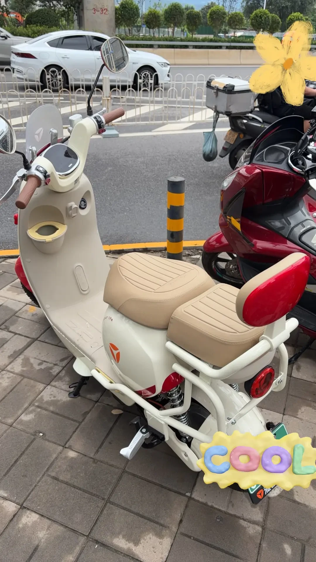 麦芒Pro店里说停货、Q17被推上来接棒:翻完4个平台40多条Q17车主帖和300多条评论,低电量龟速、阉割版、锁不住车这三笔账我算清了