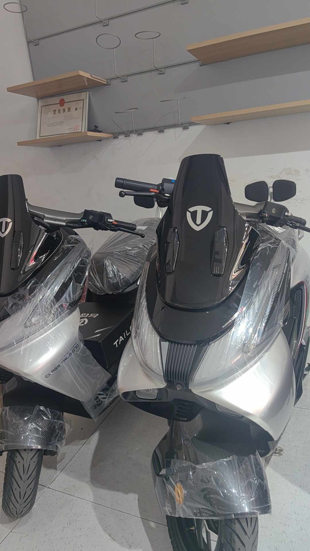 台铃飞火流星X9超充版对完账:14999的“汽车级快充”实测72分钟充满、家用充电器另掏599、桩还不一定让你插,交钱前先过这四关