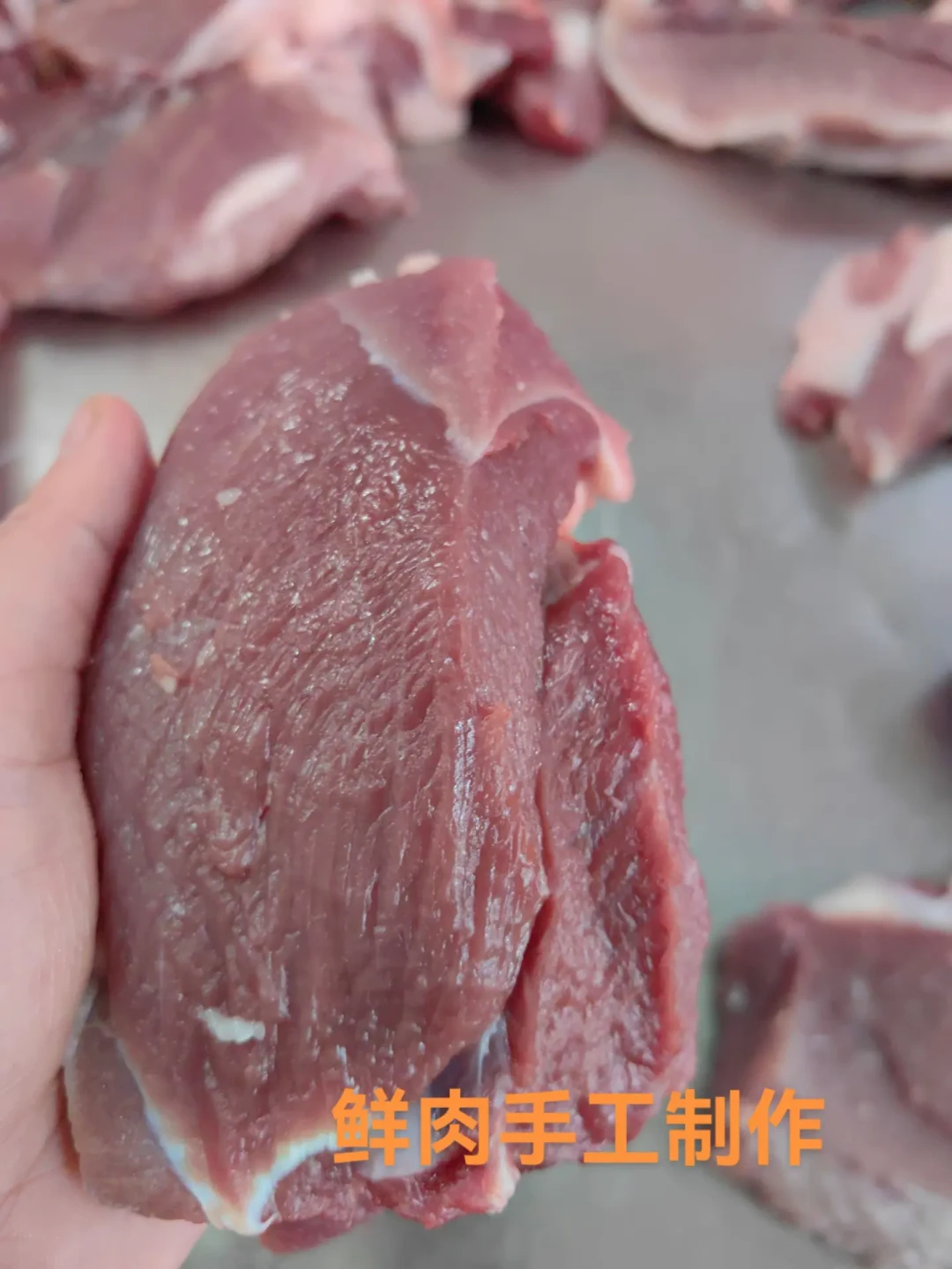 生猪4块4、猪肉10块、腊肠还是30块:香肠季开灌之前,肉食者先算清这笔