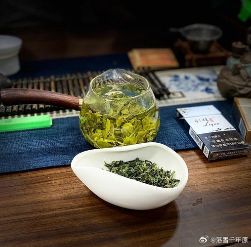 秋分第二天，日照绿茶的秋茶下山了：我把100元档的口粮账、40元/斤的成本线和16条"被坑了吗"的评论摆齐，理清北方秋茶的1条档期线、3种别碰的茶和囤口粮前4类人的动作