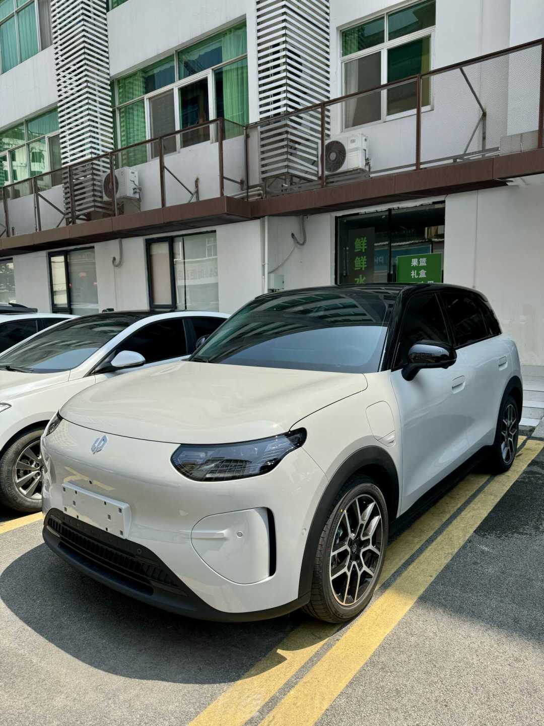 8月SUV销冠零跑A10:135天干到10万台,车主骂得最狠的却是块12V小电瓶——技术日给的