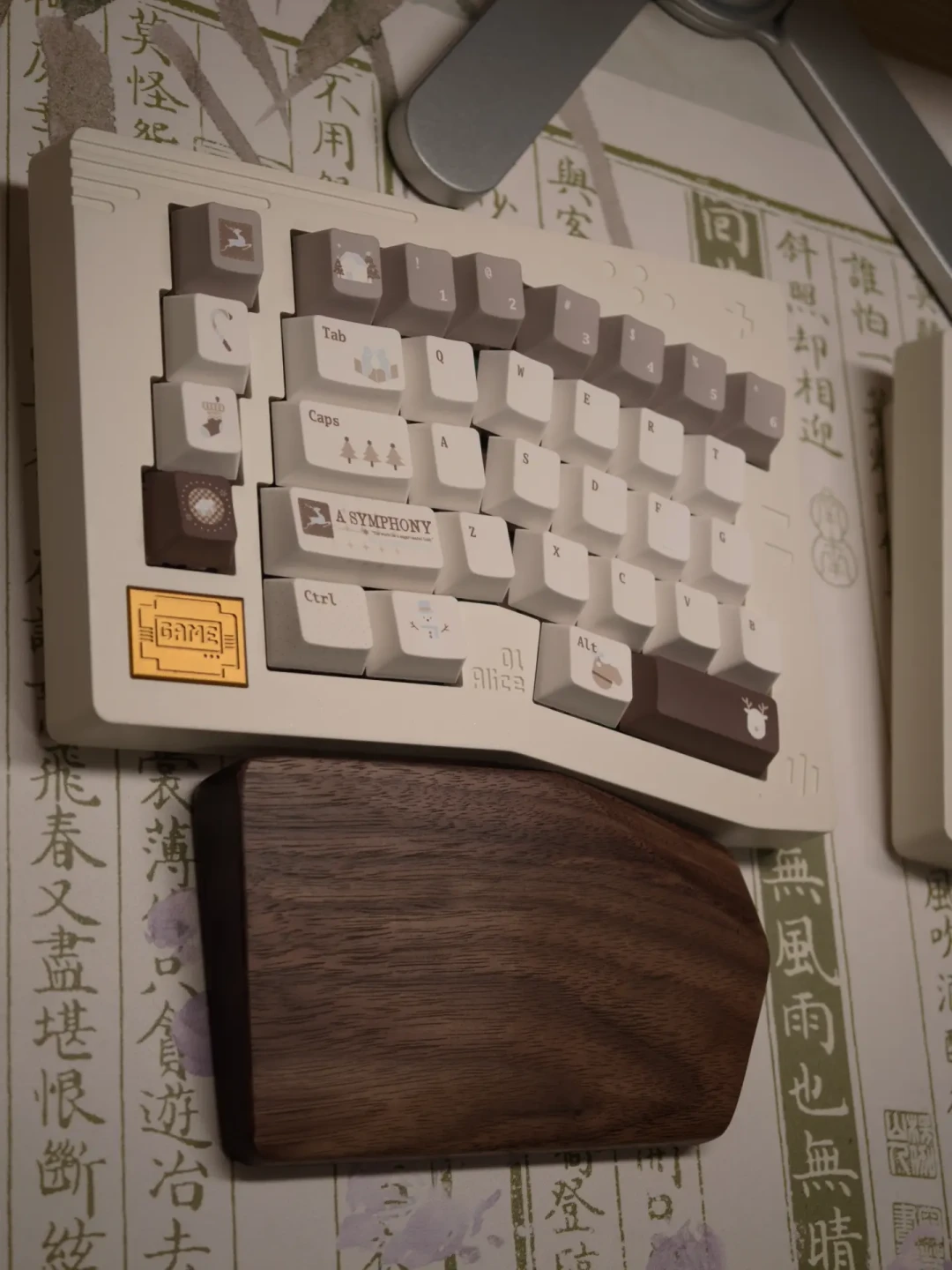键盘掰成两半，肩膀真的松了？翻完361条热评和一圈晒单，Keychron分体键盘谁该冲、谁别碰