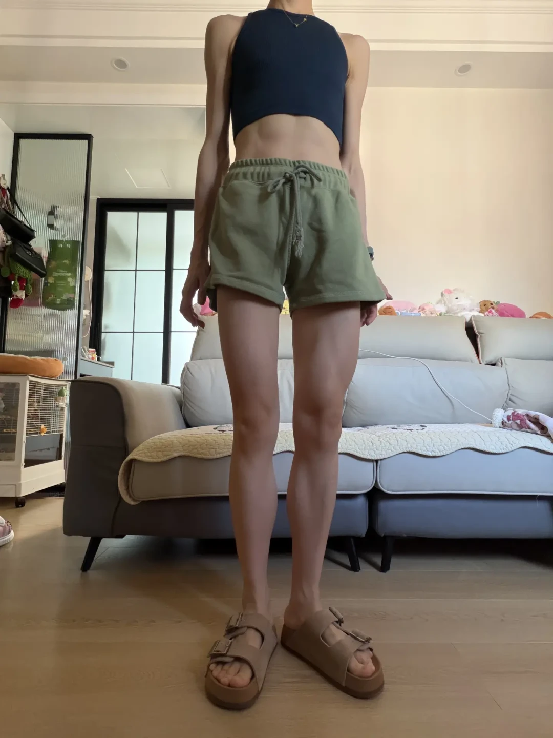 知乎说女生练不壮，评论区却有人说胳膊粗了：225条评论吵完，怕练粗这笔账要拆三笔算