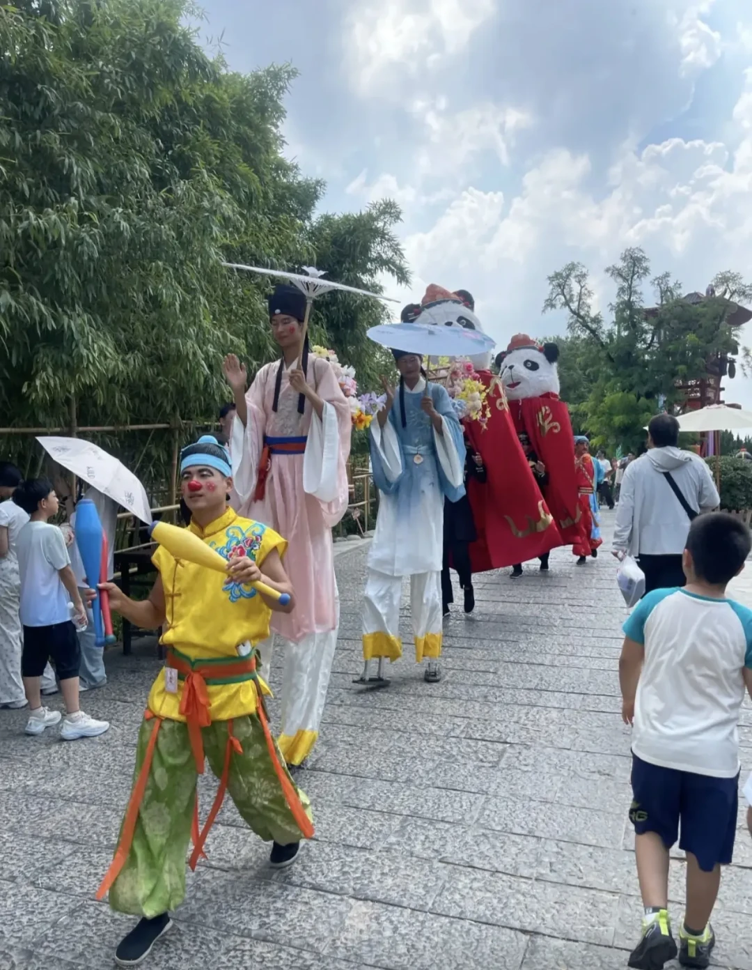 双节进万岁山，“代约”别买：打铁花、三打祝家庄预约全免费，放号时间、平替和园内动线一次算清