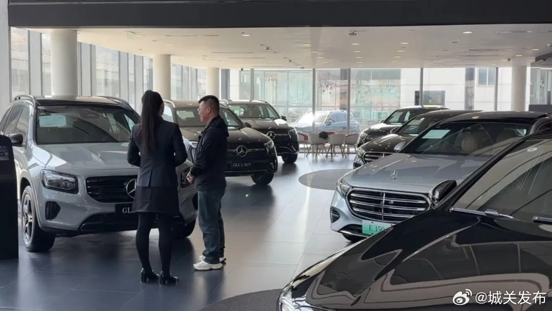 以旧换新改成“按车价给钱”：纯电的“补贴黄金带”出现了，十一订电车前先算三笔账