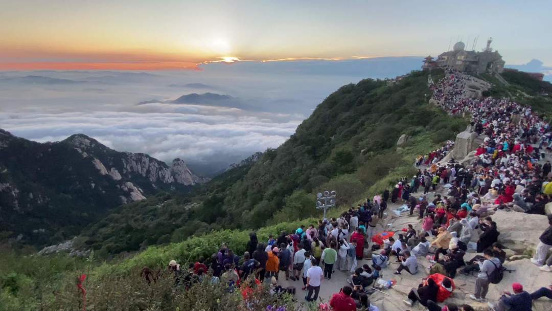 “泰山风景一般”吵上知乎：翻完UNESCO档案才发现，双遗产的牌桌上没给“风景”留位置——双节爬泰山先换对尺子