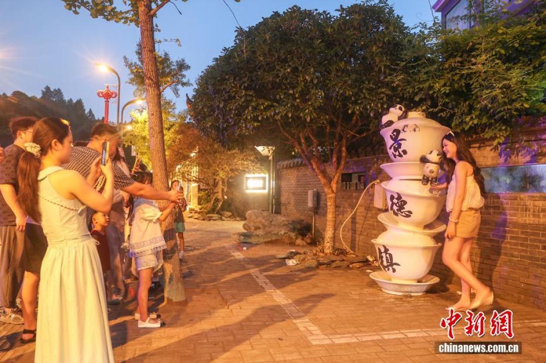 景德镇申遗后首个双节预计755万人次,本地人却劝退:哪天去、怎么约、怎么看,出发前一次算清