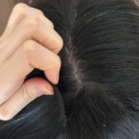 1141赞的"假发片危害大"帖子，翻到底是一条广告：用发片遮发缝，先搞懂价位档和"回家就摘"的边界