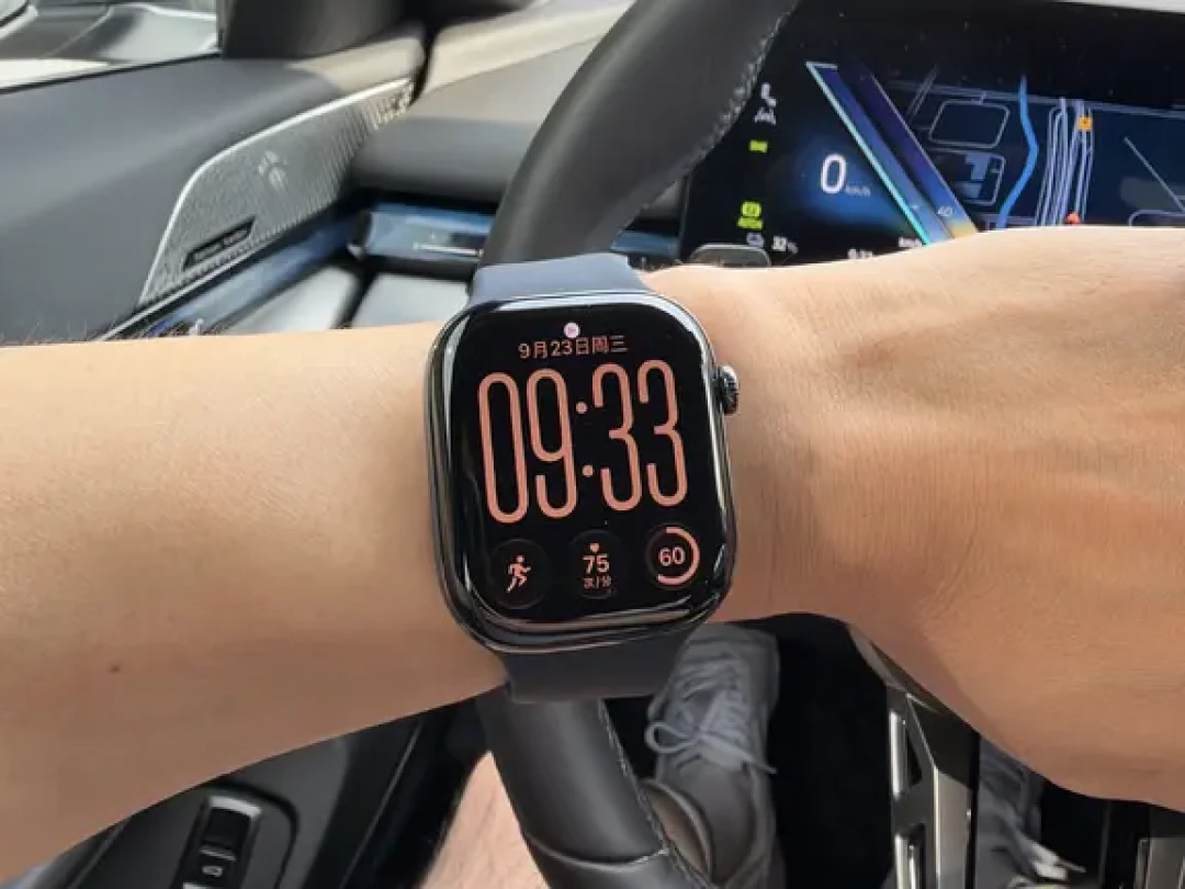 等了7年的陶瓷Apple Watch,现在买要等一个月:对完7499起售价、6000元国补砍线、珍珠白配沙砾色才给陶瓷扣的暗规则和7099的教育优惠,白月光该死等、该转钛金属还是改捡铝金属,账我替你排清了