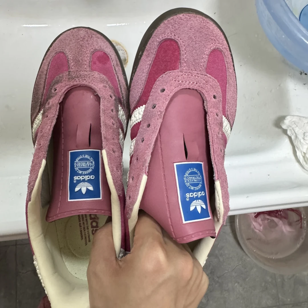 麂皮鞋想用洗衣液泡沫洗?别急着下刷,先认清是哪种脏