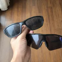 骑行装备的雷分两种：一种根本不该买，一种是你拿错了场景——我把小红书挡泥板帖303条评论、B站50万播放避坑视频和卡普沃软广翻车对了一遍，给国庆前囤装备的新手排清哪7件真雷别碰、哪4类要先看骑什么路再定、第一笔1000元到底该花在哪