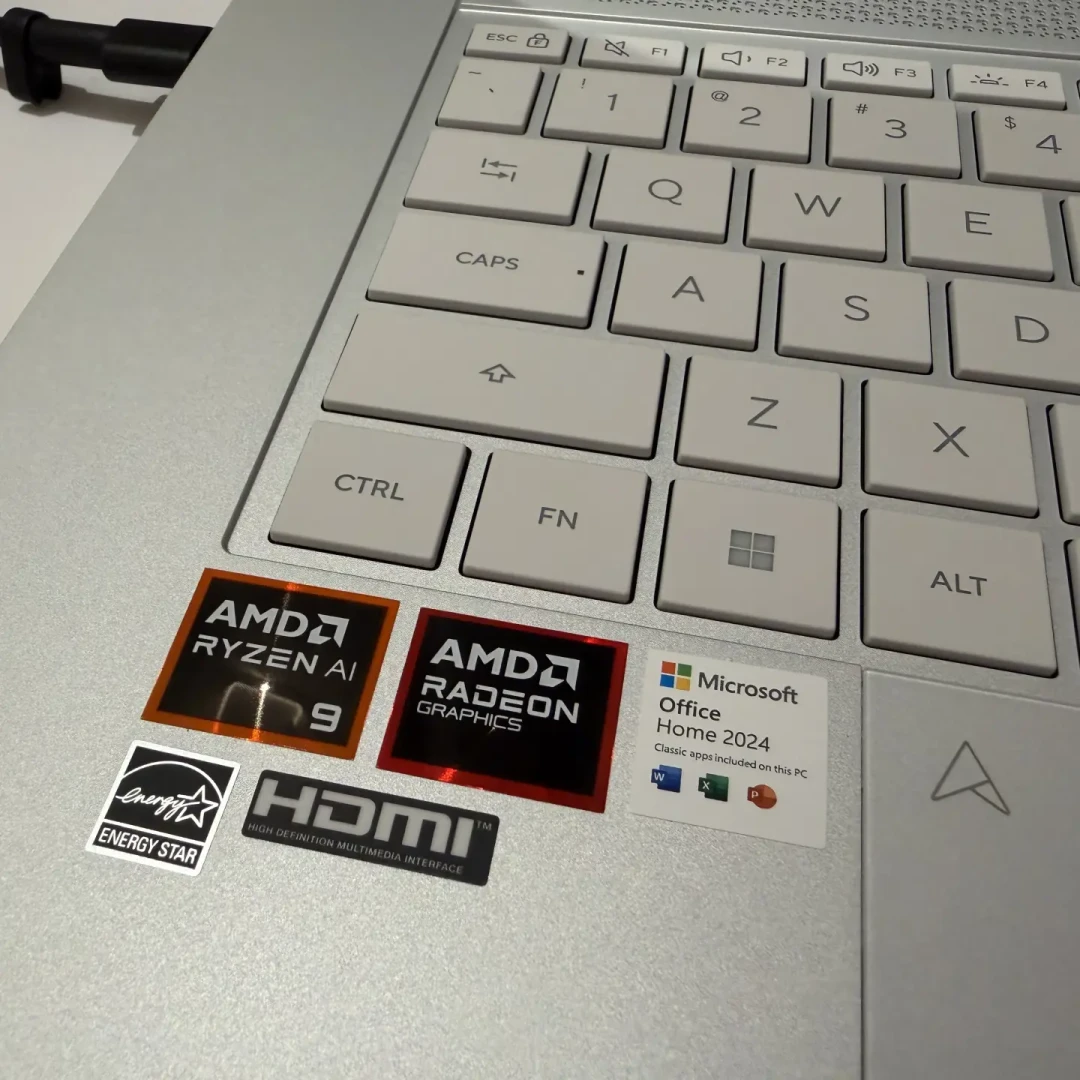「Copilot+」标被悄悄撤了:微软新Surface不再贴这个推了两年的标,换机前先把这三本账对完