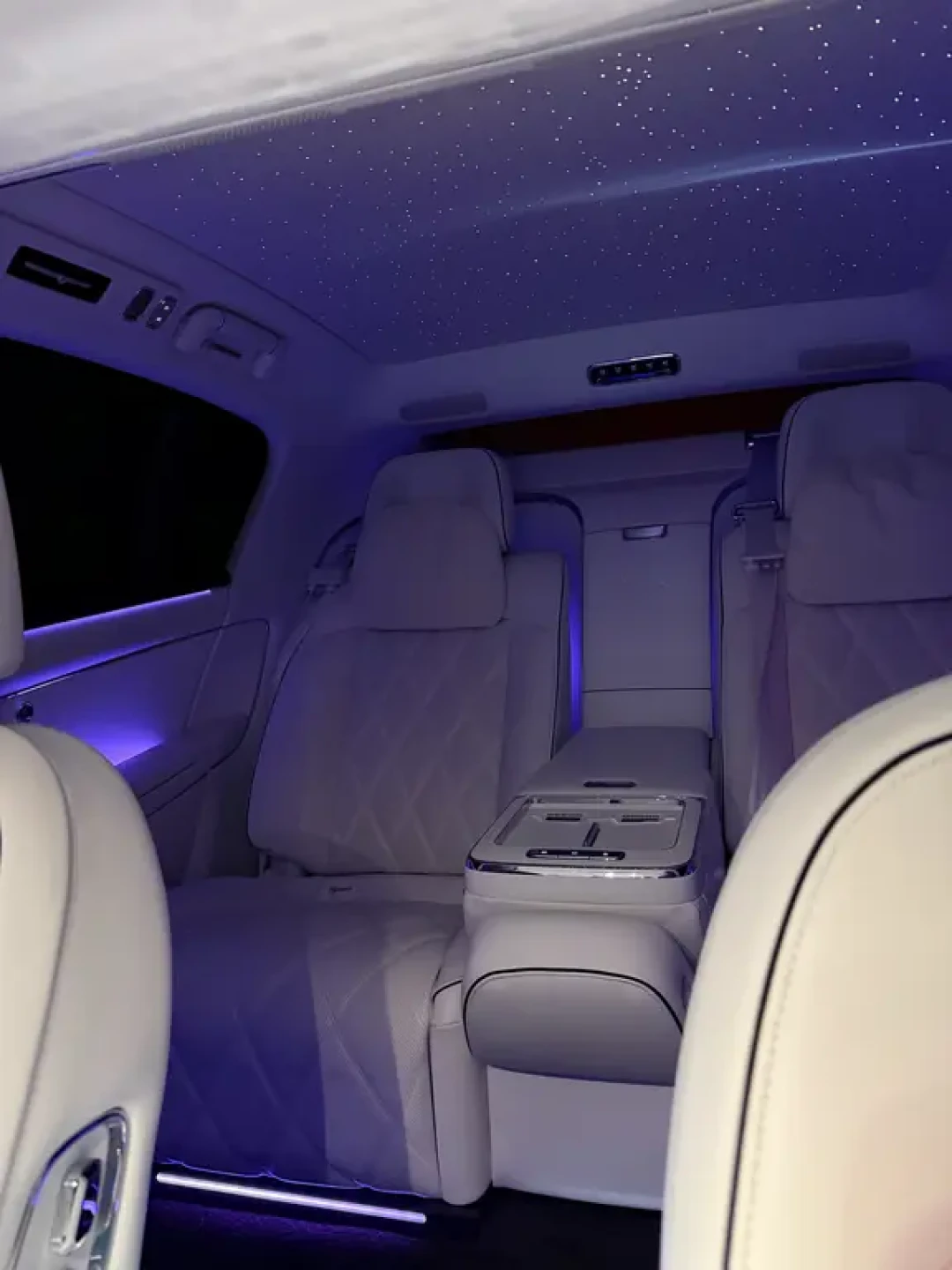 “终极SUV、明年2-3月上市”:尊界SUV首曝次日,猜价从70-80万到百万级都有——决定等之前,先把三本账算清楚