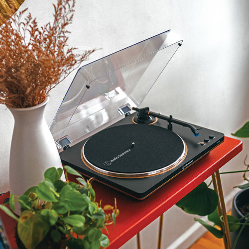 “LP60狗都不买”和“家用够够的”吵在同一台机器上：铁三角入门唱机先算完四笔账，再谈入坑