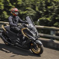 光阳赛艇250的三张价签：全新17980、二手4900、卷王13980，国庆前你该撕哪一张