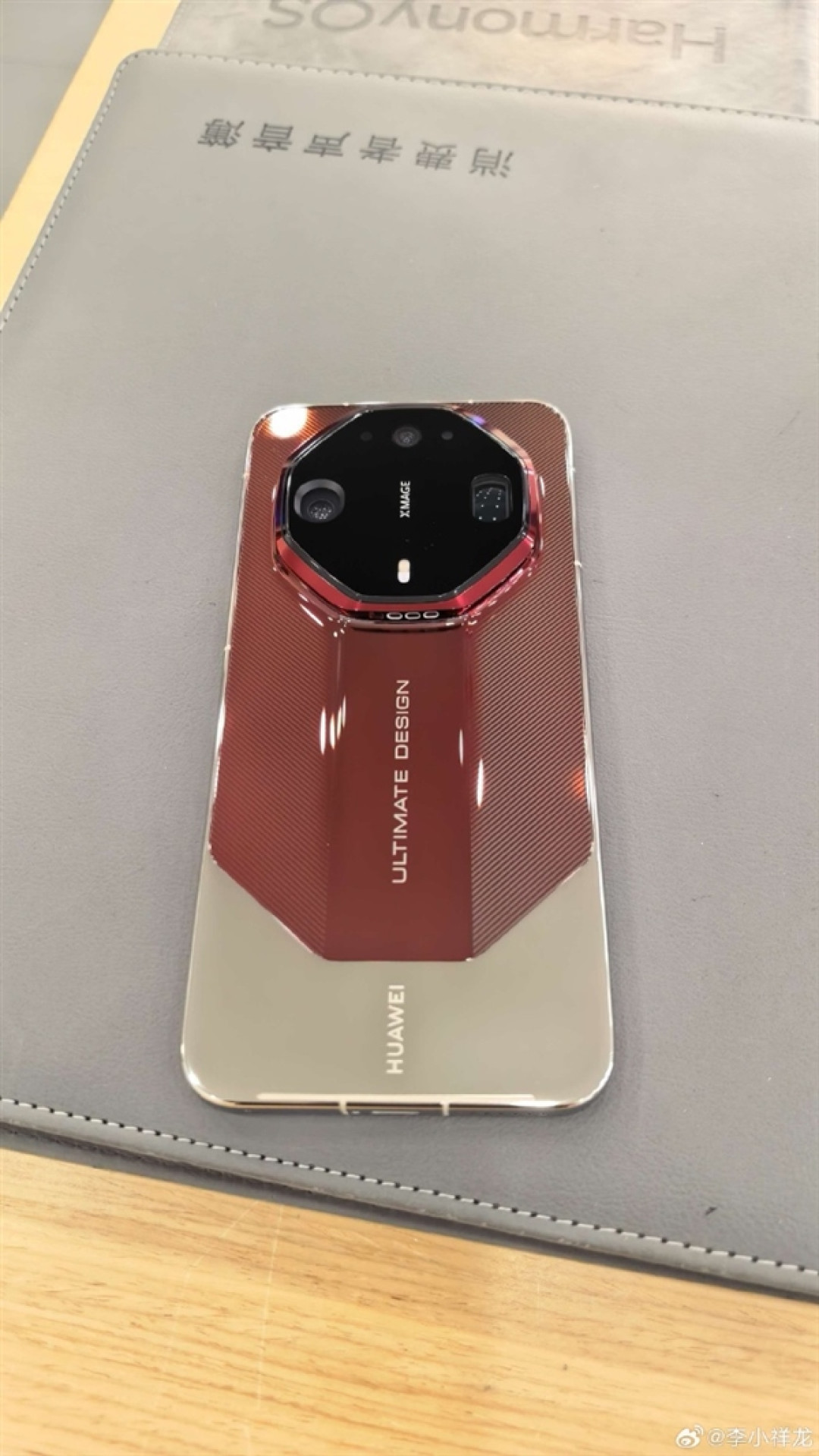 绿色双拼吸睛!华为Mate 90系列真机集体抢跑 四款齐发:10月1上线 Pro Max用麒麟9050 Pro