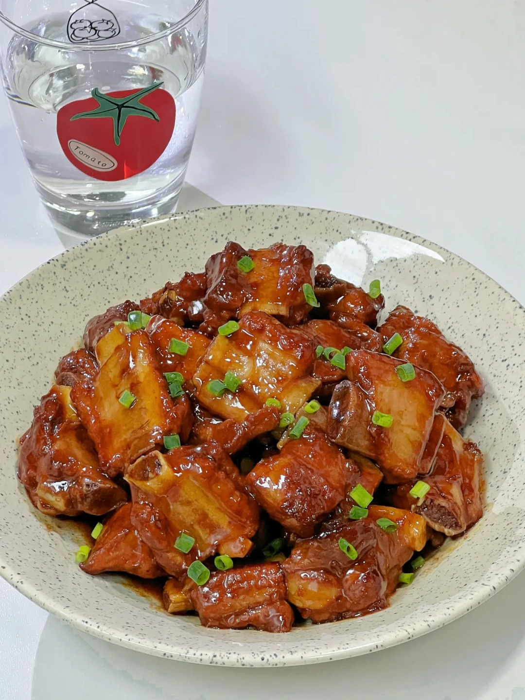 9月知乎热评说「料酒是调料中的垃圾」，全网教程还在教你腌肉加一勺：对完78℃这条线、三个酒精残留数字和配料表前两行，这瓶酒放不放就看三个问题
