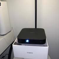 卧室追剧实测极米Z6X第五代高亮版,告别全黑观影束缚