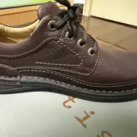 有人说偏大、有人说正码、还有说不穿袜都紧：入冬换鞋前，把Clarks的“尺码玄学”一次捋清