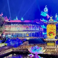 国庆去万岁山到底值不值？“口碑崩了”和“吹爆”这两拨人，可能都没说错