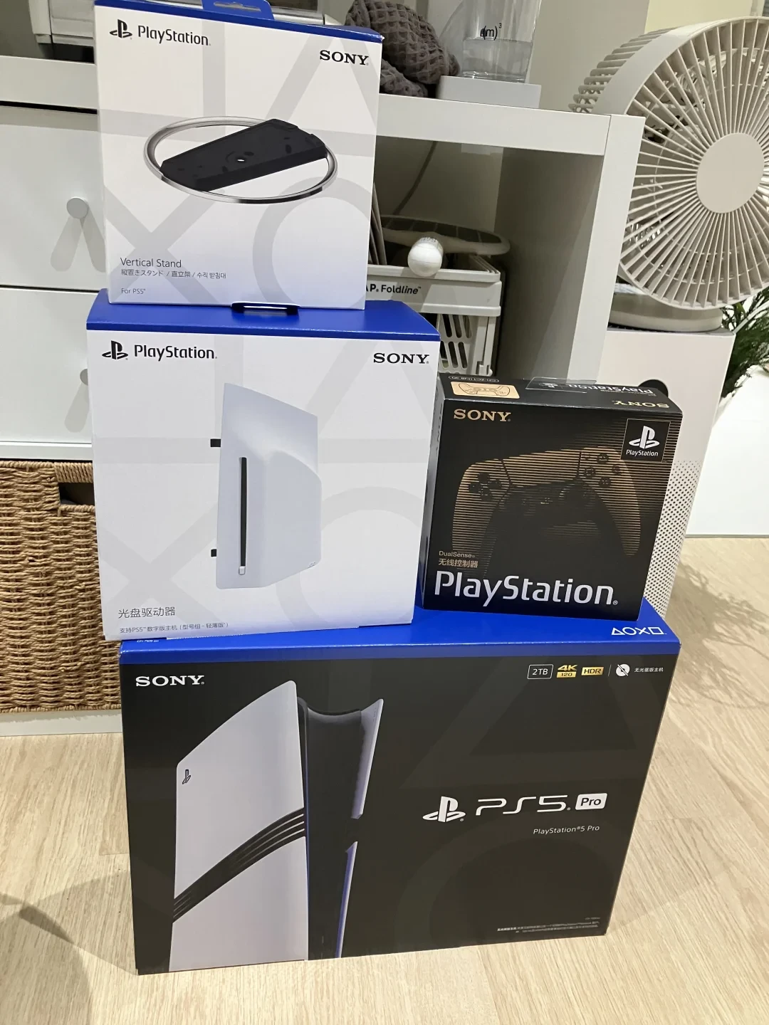 GTA6还有53天发售,主机圈先吵翻了:锁30帧传闻、Pro炒上7000,到底谁在为恐慌买单