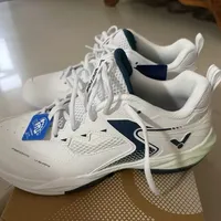 一边喊大一码、一边喊小两码：威克多球鞋的三套楦型标注，九成的人第一页就没对上