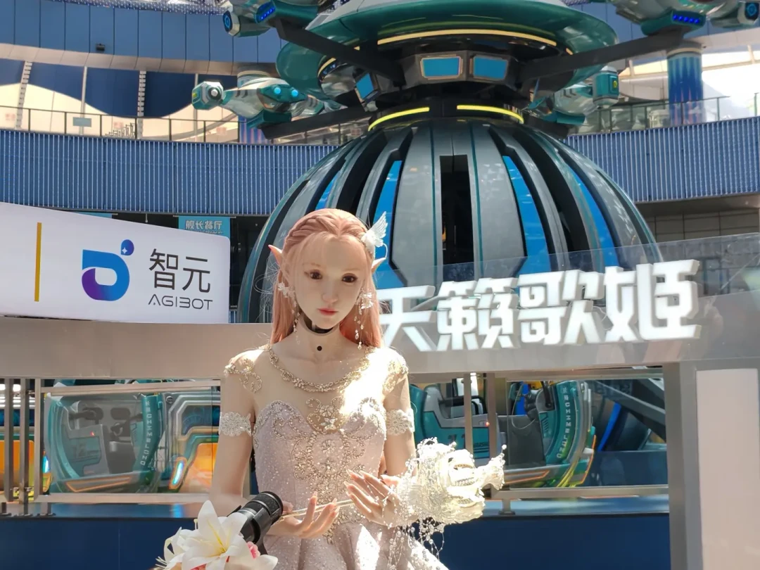 机器人在珠海当“员工”、真人在昆明演NPC:两个“西部世界”国庆同场开张,两边口碑和坑我都翻了一遍