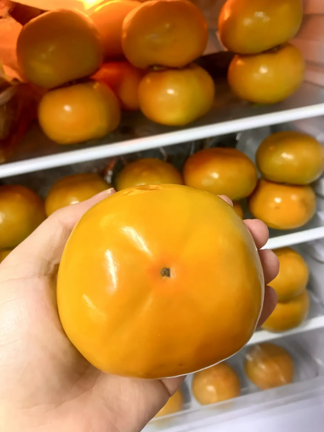 一边是盒马柿子被骂