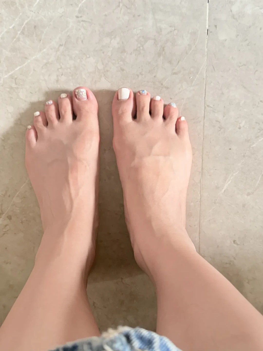 北马出签,宽脚跑者先别急着买大一码:大一码楦宽只加2-4mm,秋天换比赛鞋先过这三道坎