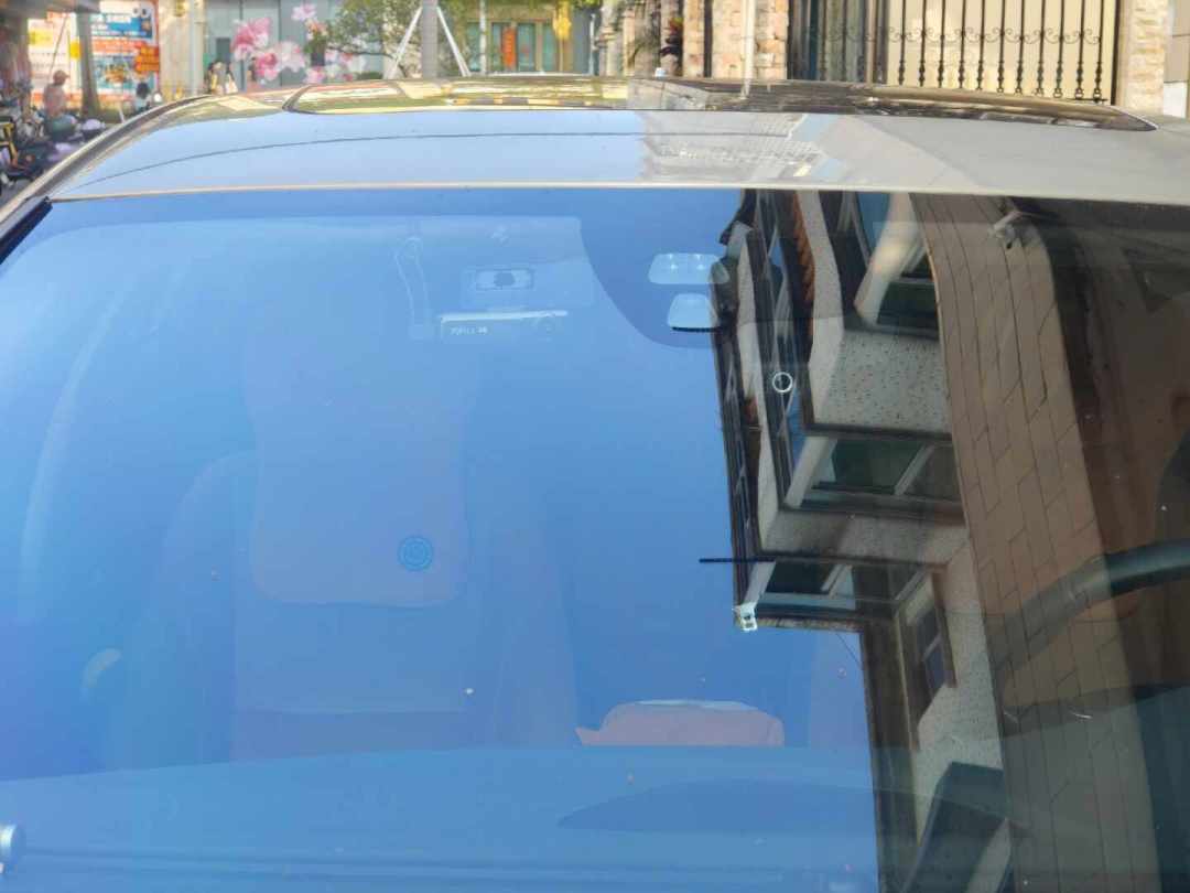后摄糊别急着怪机器:翻完二十多条70迈双录车主帖,卡点全在镜头外的三样东西