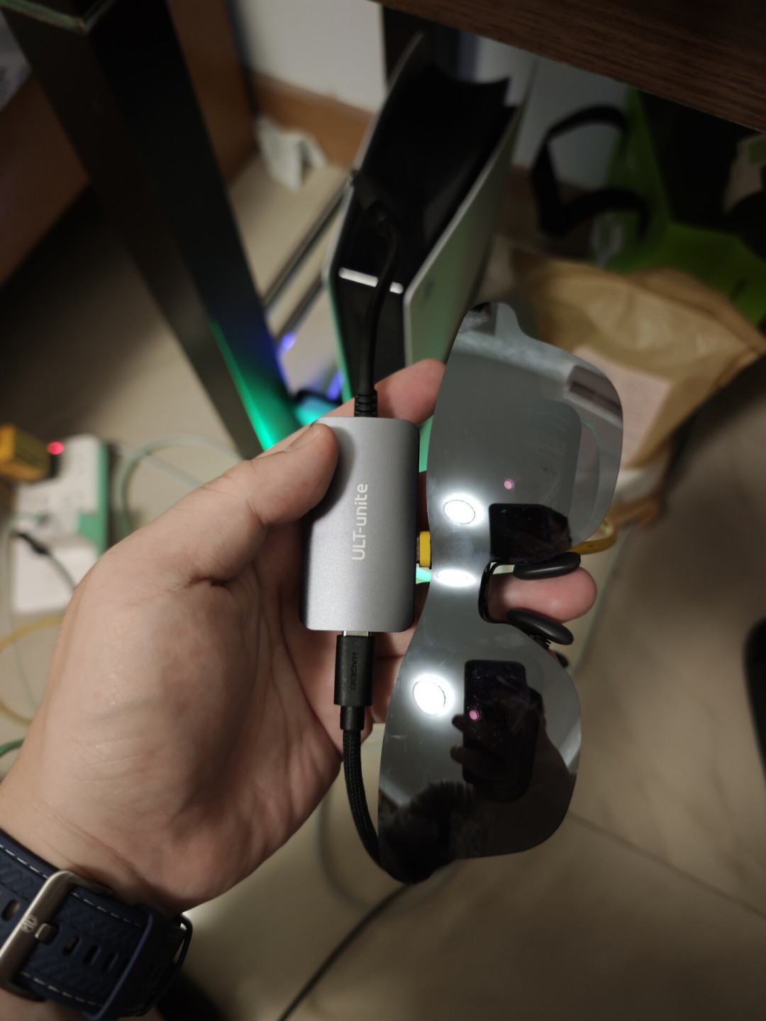 连PS5“漏电”、连笔记本频闪：想用雷鸟GT顶替电视前，先过了“转换器”这关