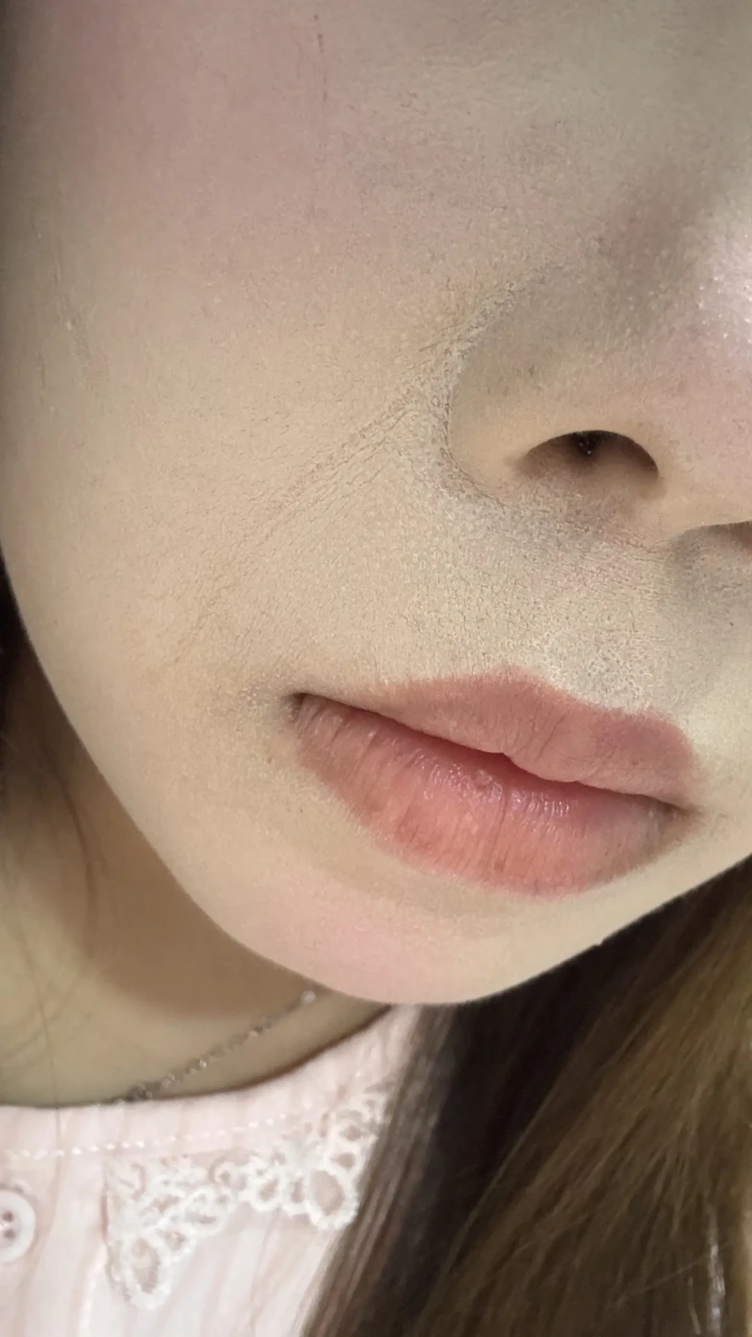 冷空气今晚到,降温第一周底妆集体翻车:卡粉的锅,一半真不在粉底液