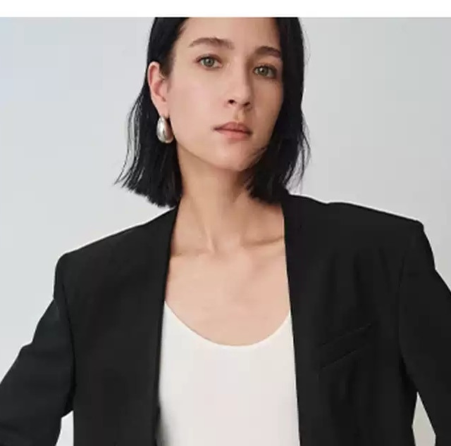 短款西装解决的不是"好不好看"，是比例问题