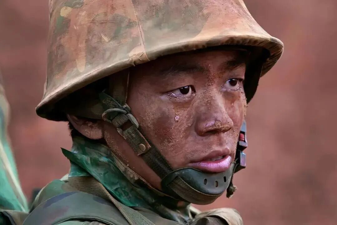 张译李晨邢佳栋重聚《神探之痕迹》:国庆档这张士兵突击的怀旧票,到底值不值