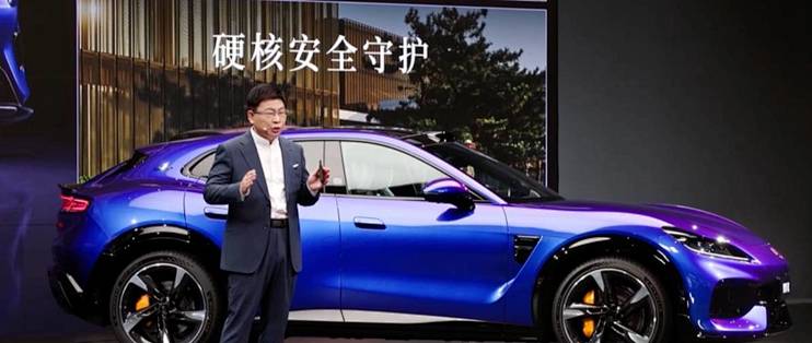 余承东：鸿蒙智行「最好开的车」来了！智界 RX 上市，25.98 万元起
