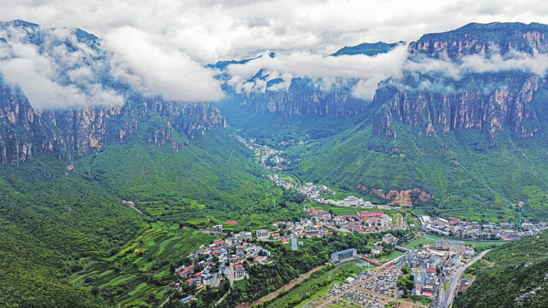 寒潮和武功山「失温诉讼」刷屏这周，国庆进山前先查衣柜：你的装备放着放着就过期了