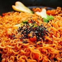 韩国一年吃掉40亿包方便面！从应急速食到国民主食的背后